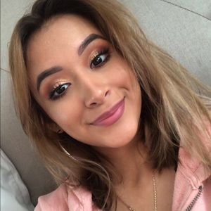 Meet your Posher, Monica